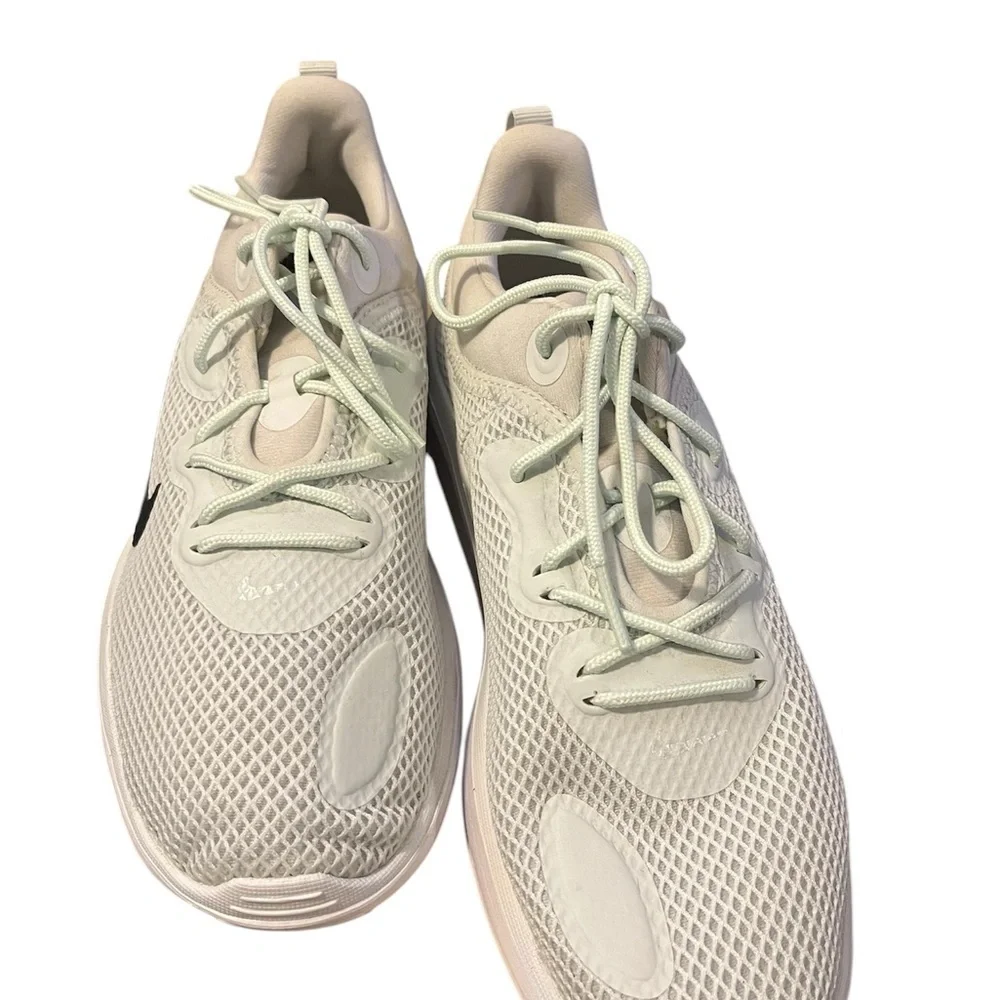 NWOT Nike Women’s Acmi Ghost Aqua running shoes